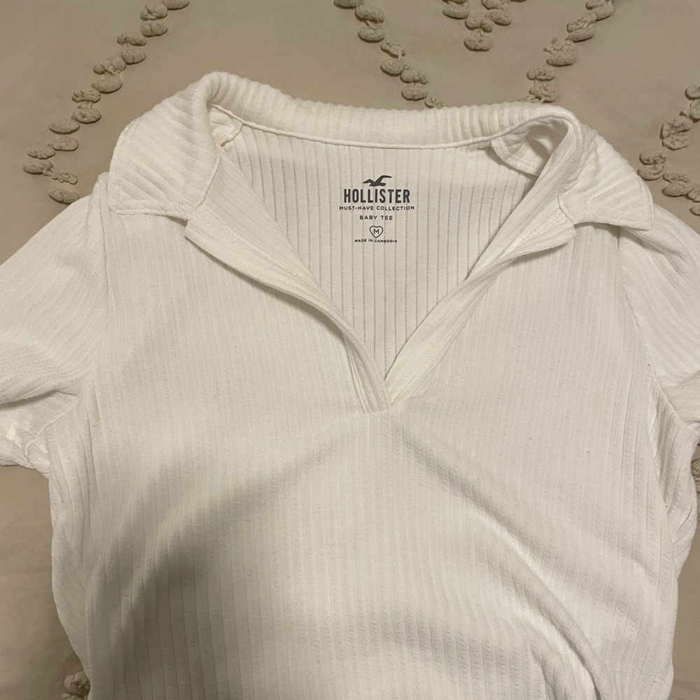 Hollister collared white medium baby tee